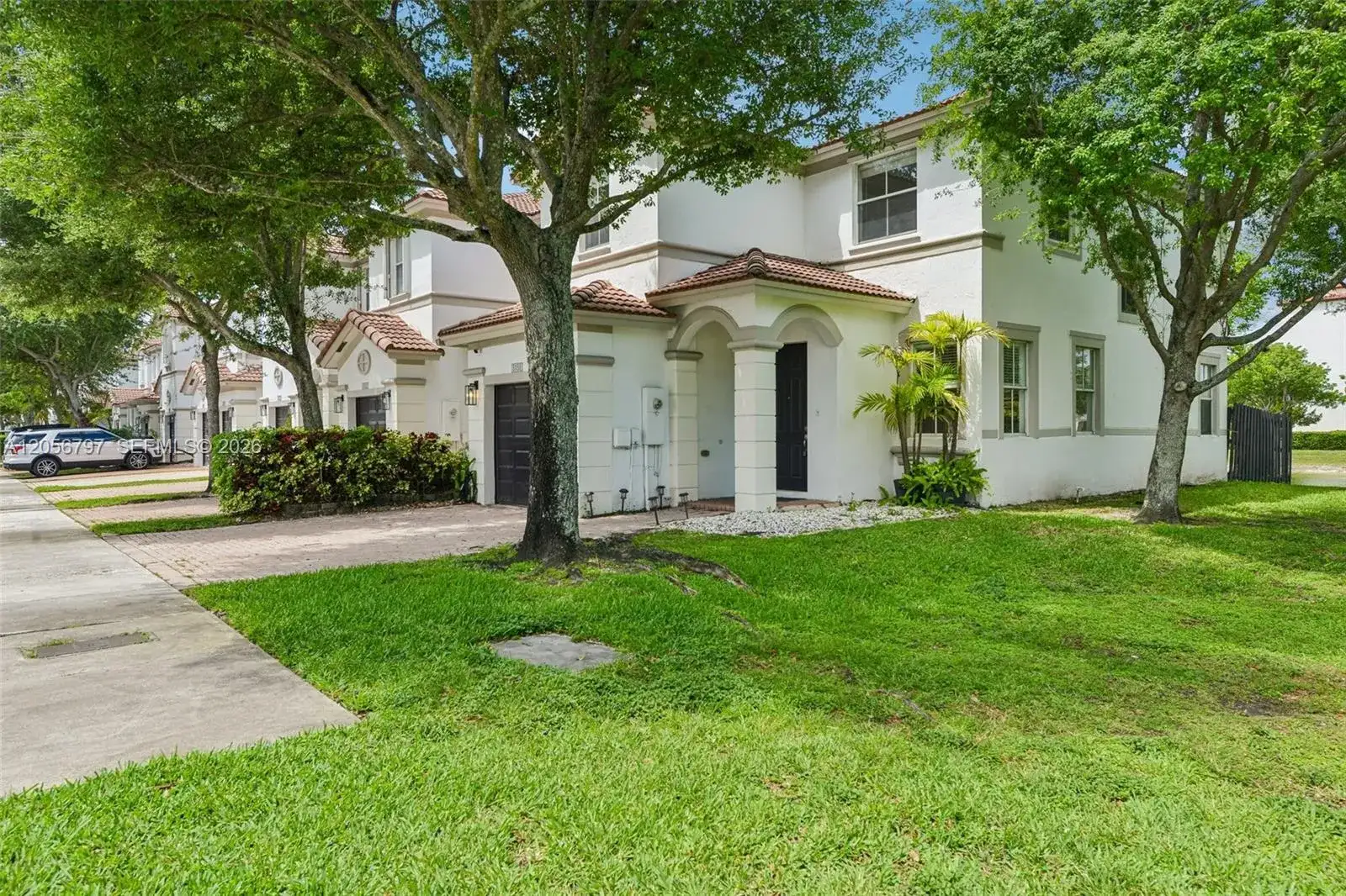 8188 NW 108th Pl, Doral FL 33178 photo 3