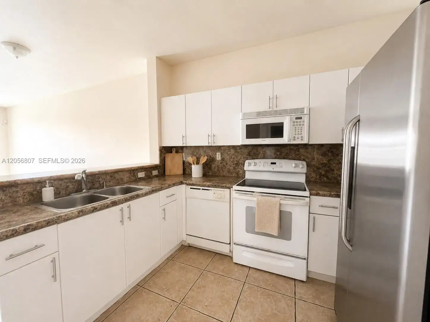 17650 NW 73rd Ave # 18, Hialeah FL 33015 photo 3