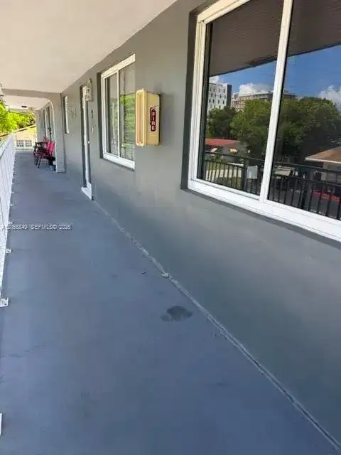 920 SE 2nd Ave # 7, Hallandale Beach FL 33009