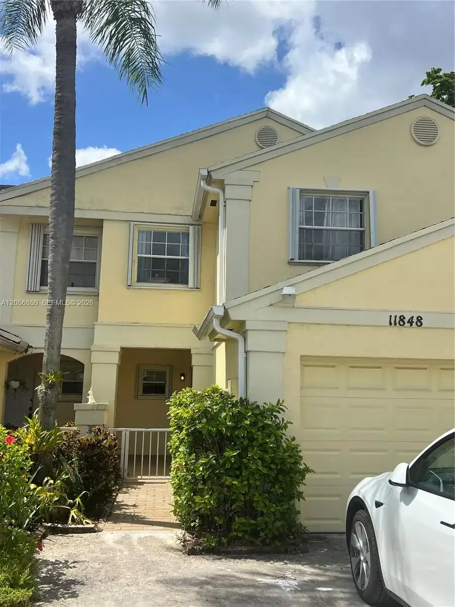 11848 SW 100th St, Miami FL 33186