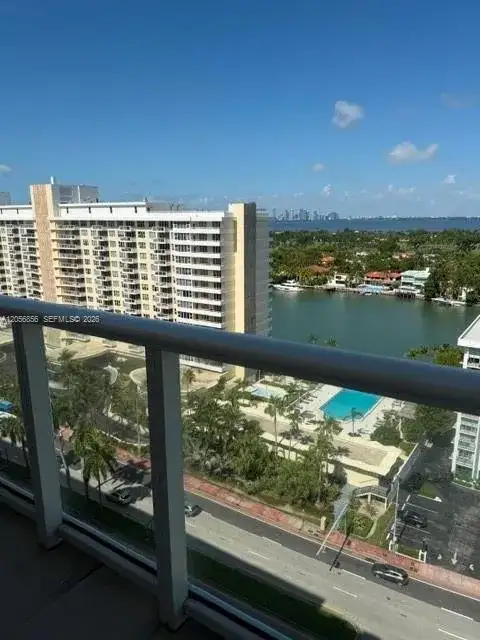 5601 Collins Ave # 1723, Miami Beach FL 33140 photo 3