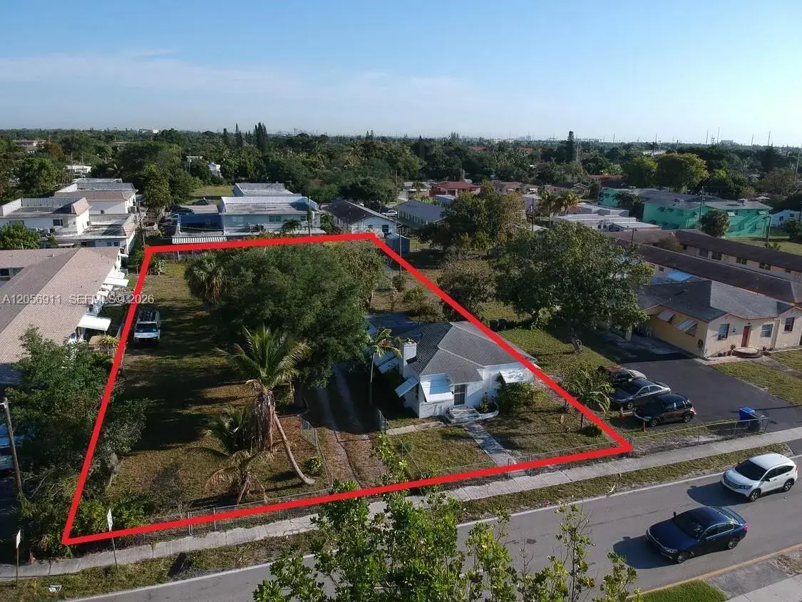 2455 Polk St, Hollywood FL 33020