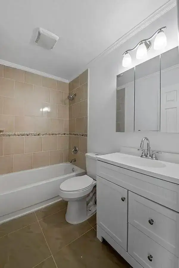 899 Normandy # 899, Delray Beach FL 33484 photo 5