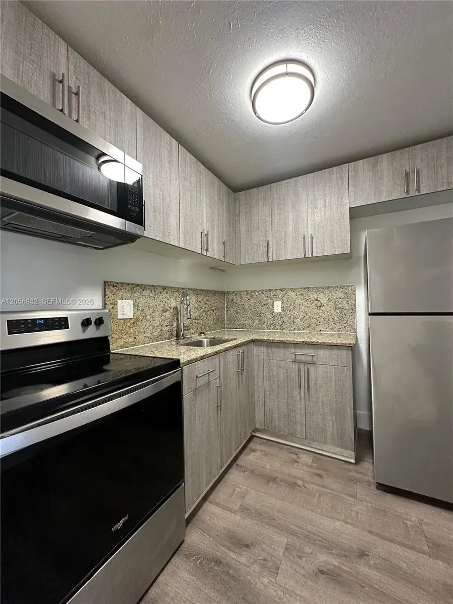 2843 Fillmore St # 106, Hollywood FL 33020