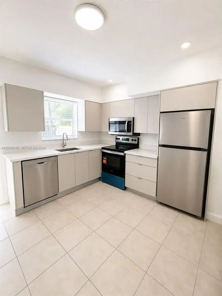 2249 Johnson St, Hollywood FL 33020 photo 3