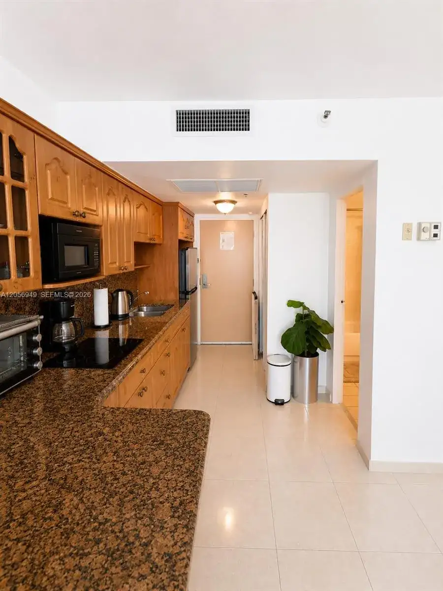 19201 Collins Ave # 1025, Sunny Isles Beach FL 33160 photo 2