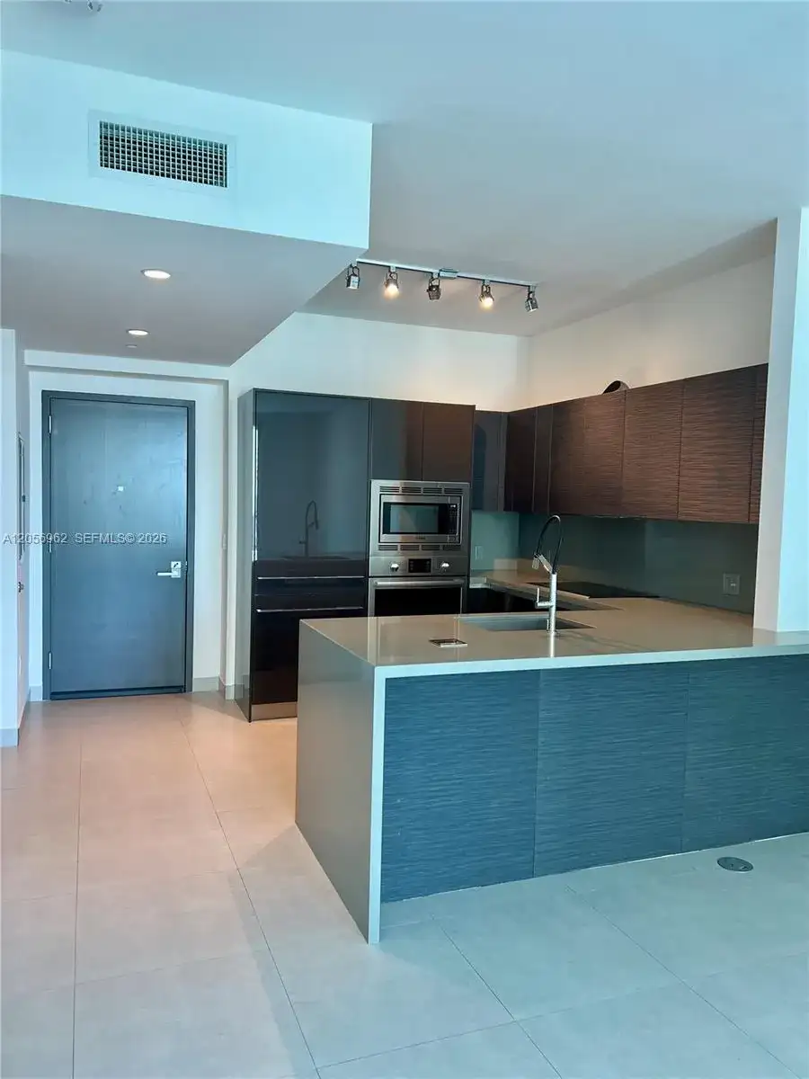 1080 Brickell Ave # 3307, Miami FL 33131 photo 3