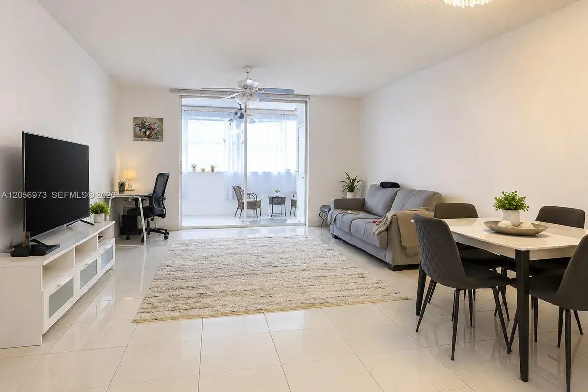 301 NE 14th Ave # 507, Hallandale Beach FL 33009