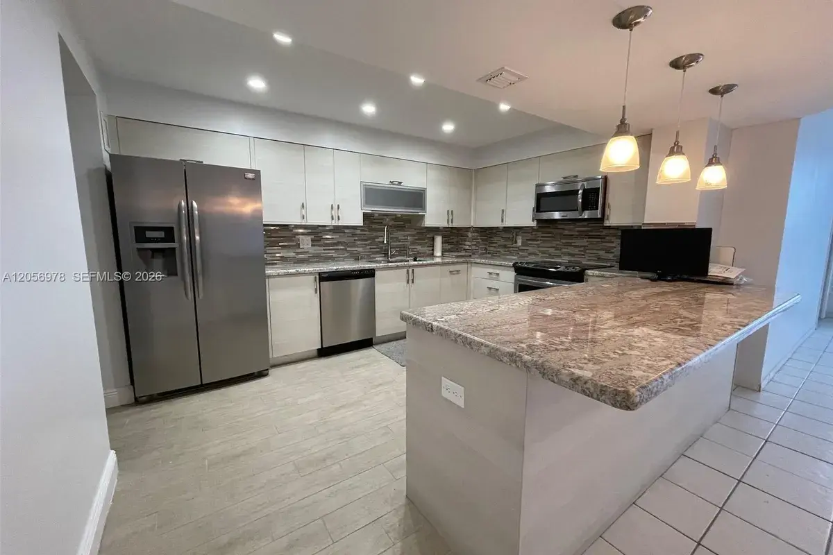 5825 Collins Ave # 7B, Miami Beach FL 33140