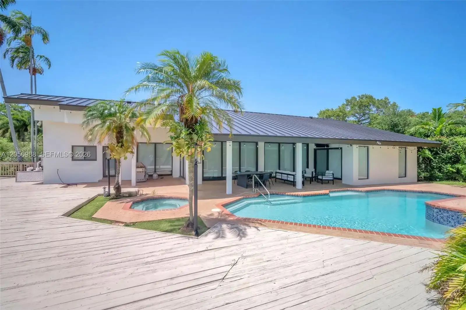3180 N 36th St, Hollywood FL 33021