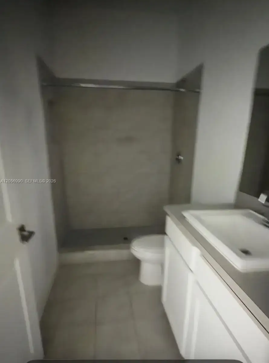 561 NE 5th St, Florida City FL 33034 photo 2