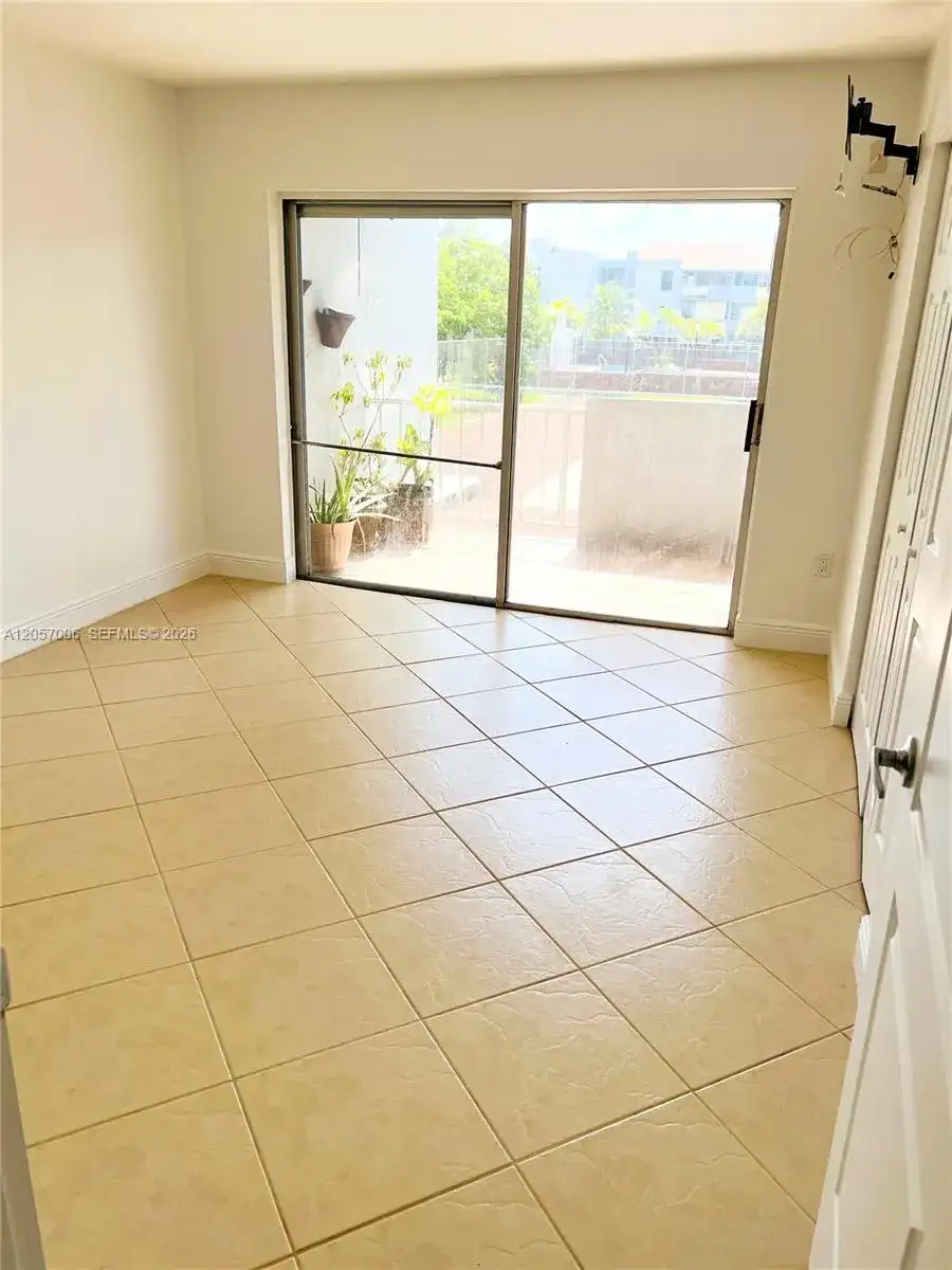 6195 W 18th Ave # G214, Hialeah FL 33012 photo 4