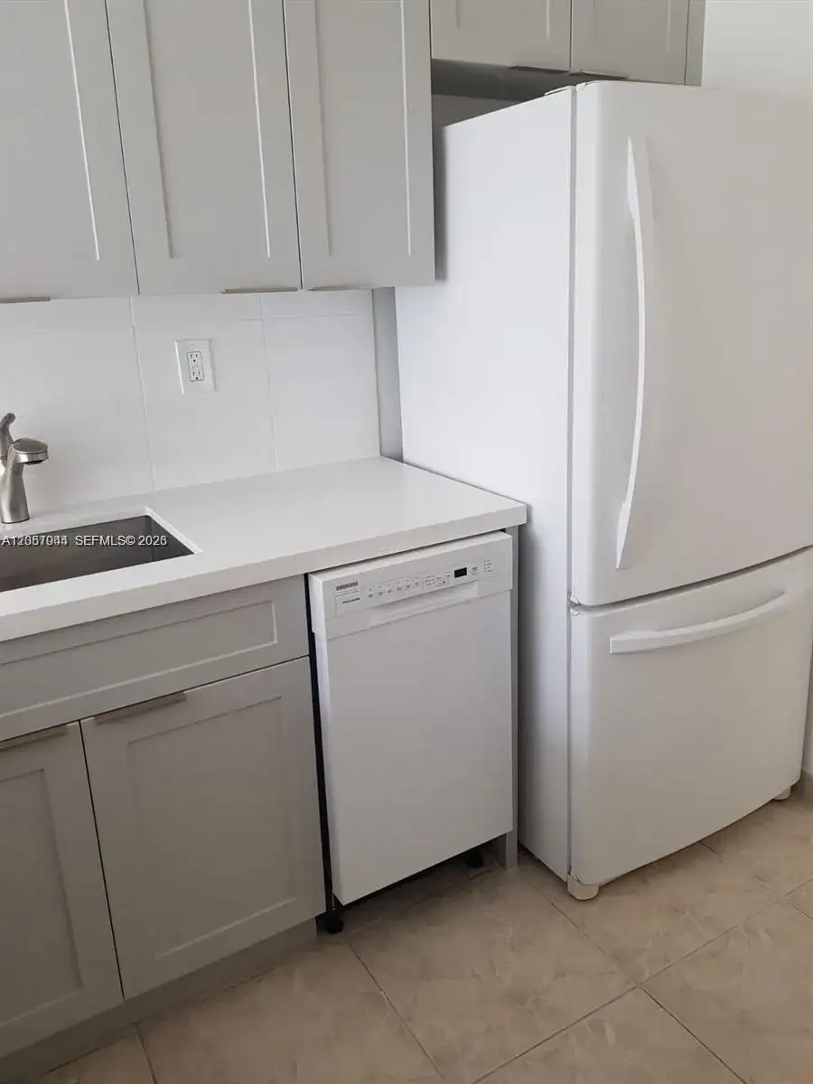 200 177th Dr # 308, Sunny Isles Beach FL 33160 photo 2