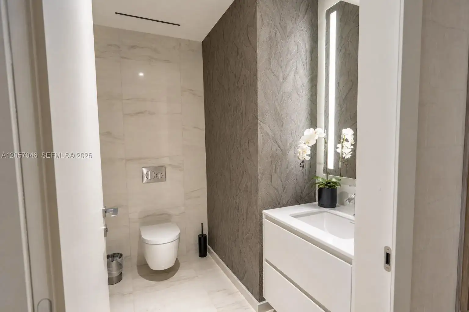 300 Biscayne Boulevard Way # 3109W, Miami FL 33131 photo 4