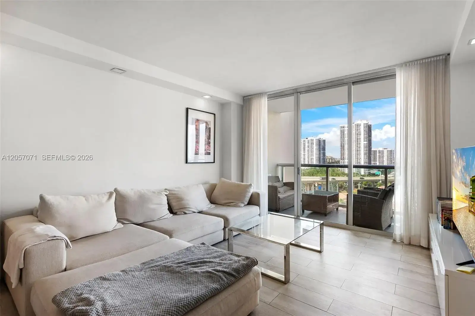 19390 Collins Ave # 1519, Sunny Isles Beach FL 33160 photo 4