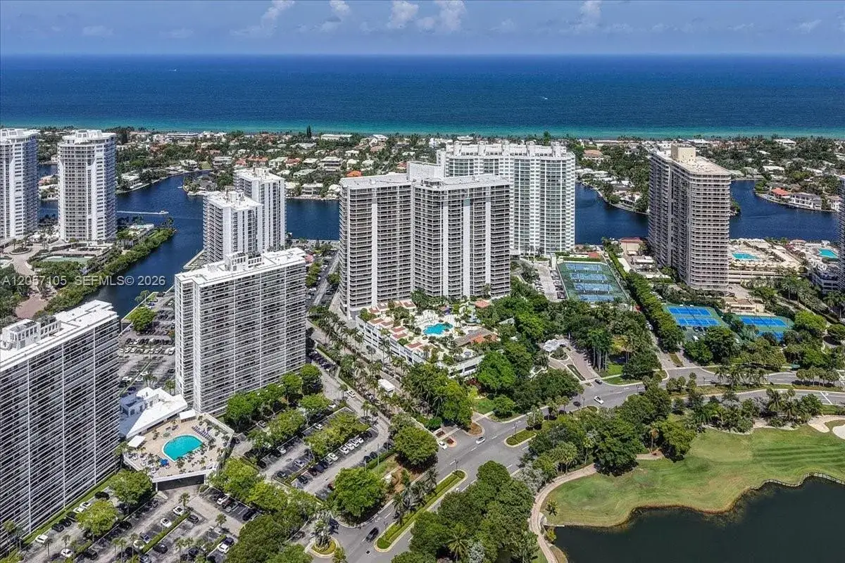 20515 E Country Club Dr # 2048, Aventura FL 33180