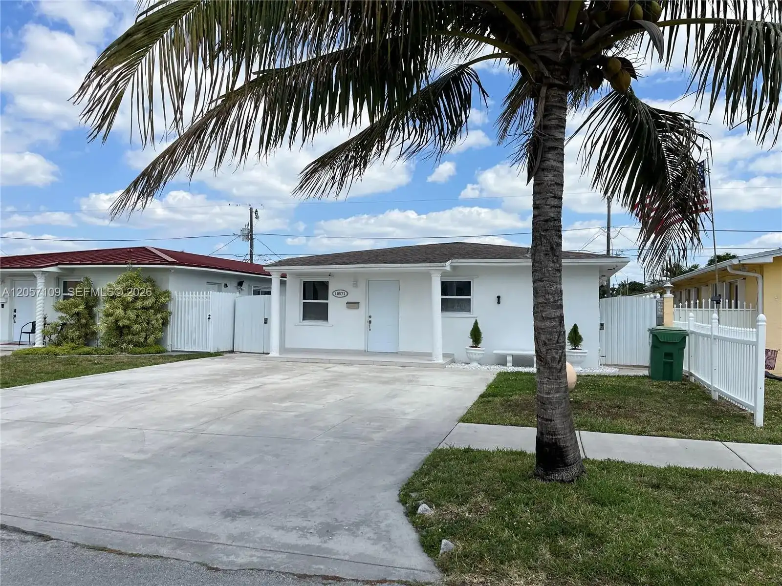 10571 SW 27th St, Miami FL 33165