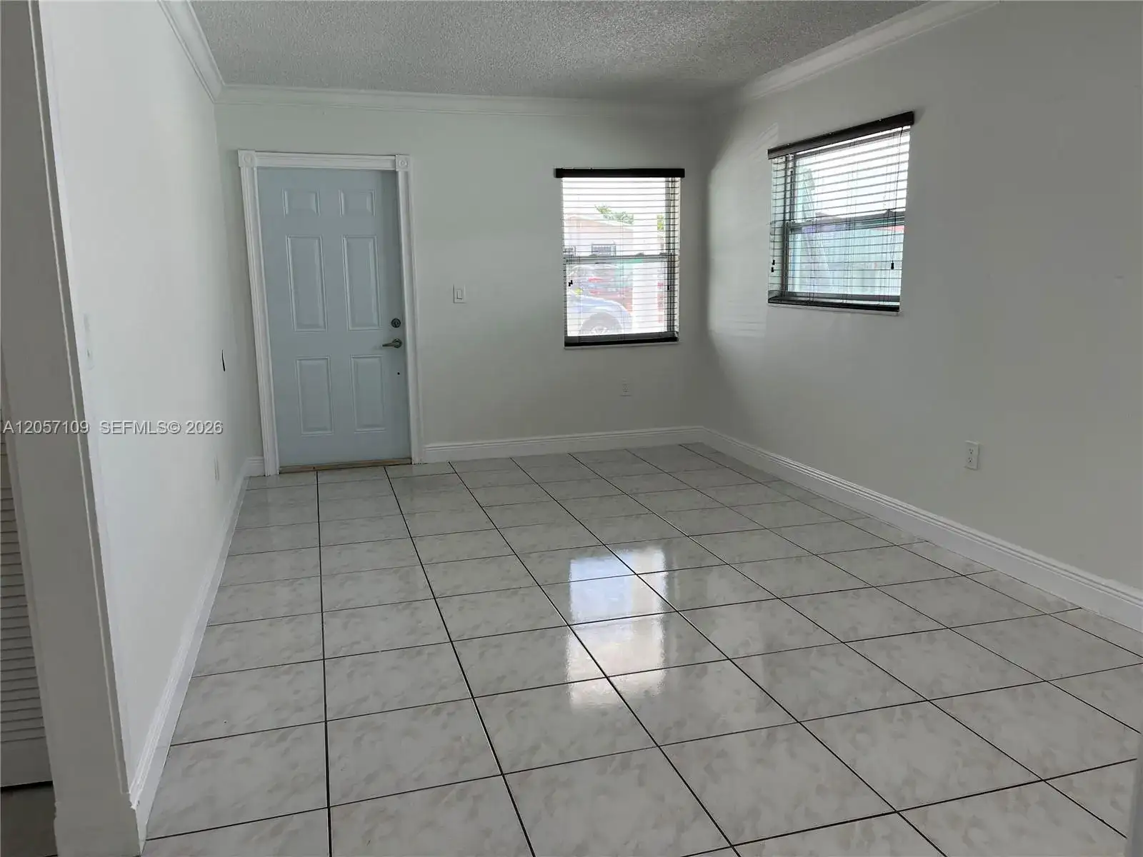 10571 SW 27th St, Miami FL 33165 photo 4