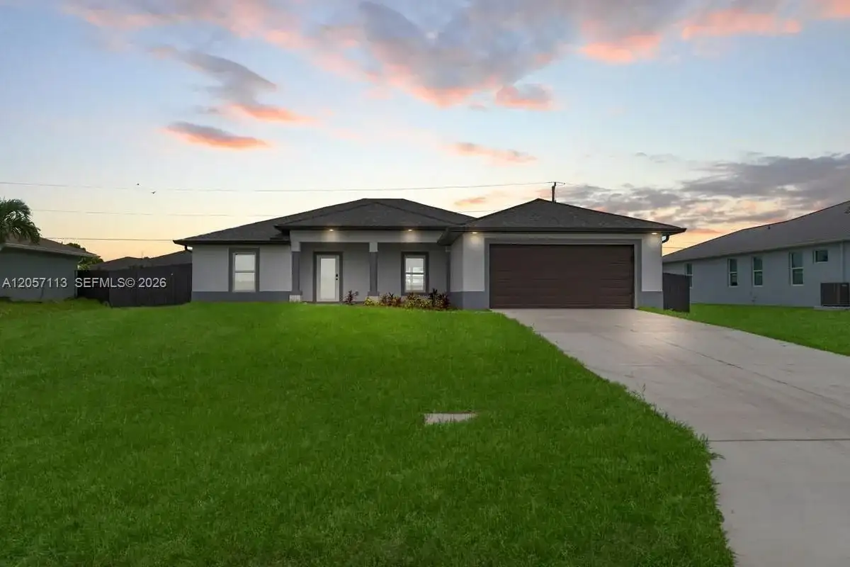 1013 NE 14th Ter, Cape Coral FL 33909 photo 2