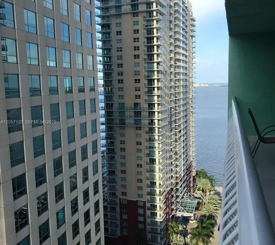 1200 Brickell Bay Dr # 2418, Miami FL 33131