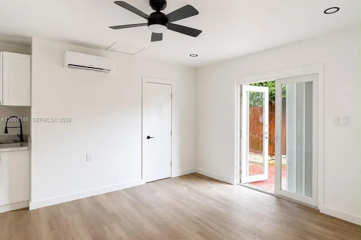 1461 NE 56th St # 3, Fort Lauderdale FL 33334