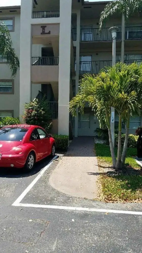 550 SW 137th Ave # 101L, Pembroke Pines FL 33027 photo 2