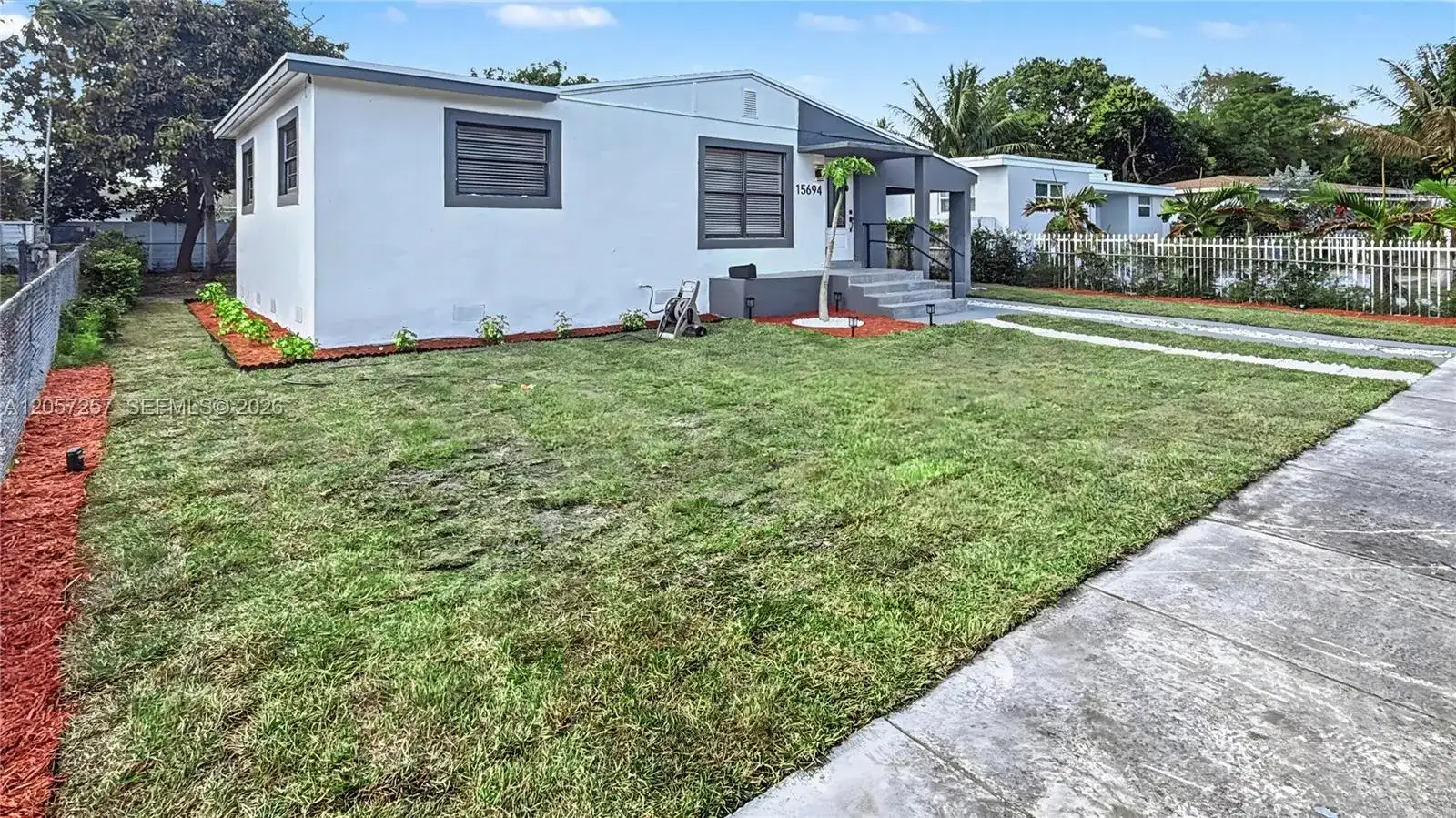 15694 NE 10th Ct, North Miami Beach FL 33162 photo 3