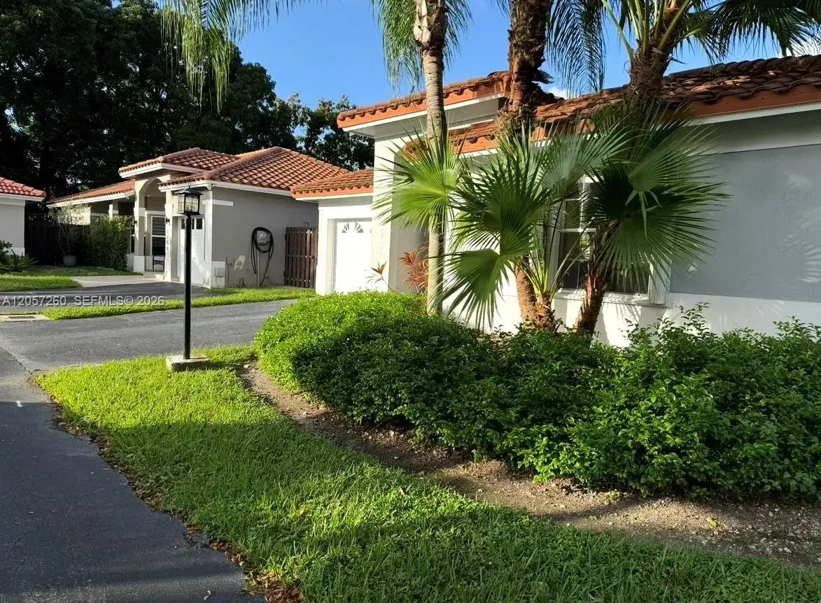 5758 NW 97th Pl, Doral FL 33178 photo 3