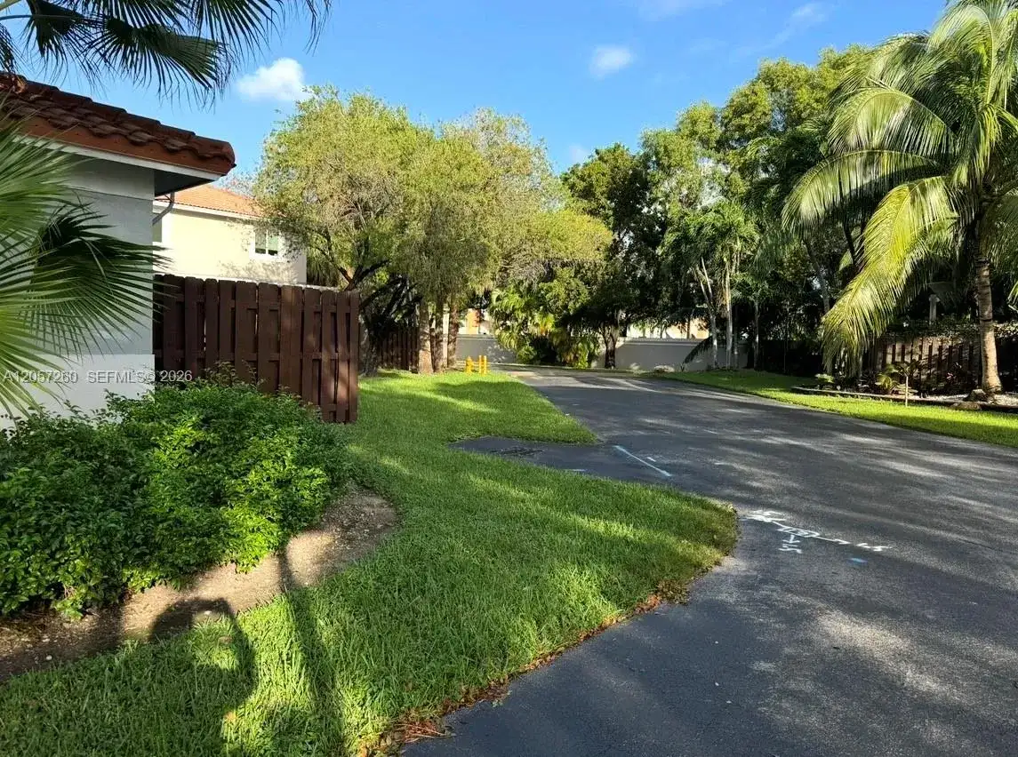 5758 NW 97th Pl, Doral FL 33178 photo 5