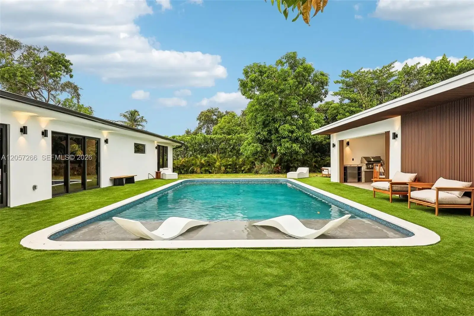 8835 NE 9th Ct, Miami FL 33138