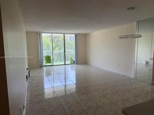 2801 NE 183rd St # 308W, Aventura FL 33160 photo 2