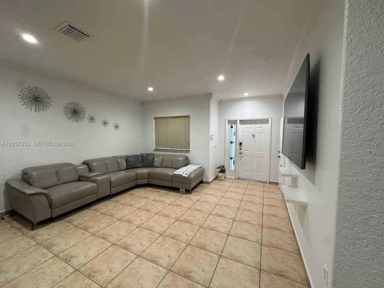 9117 NW 169th St, Miami Lakes FL 33018 photo 2