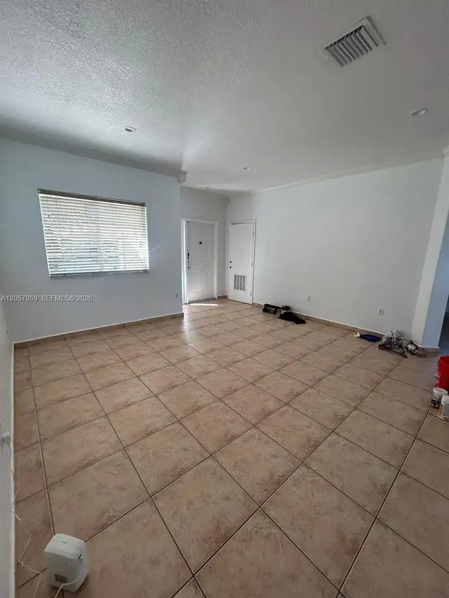 9117 NW 169th St, Miami Lakes FL 33018 photo 4