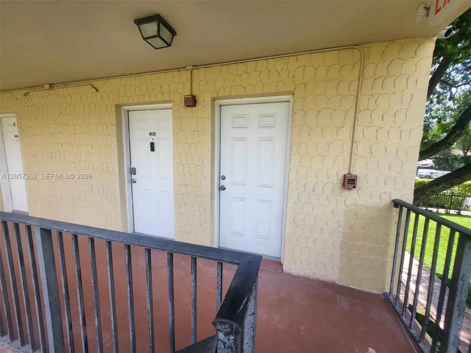 8500 SW 109 Av # 201, Miami FL 33173