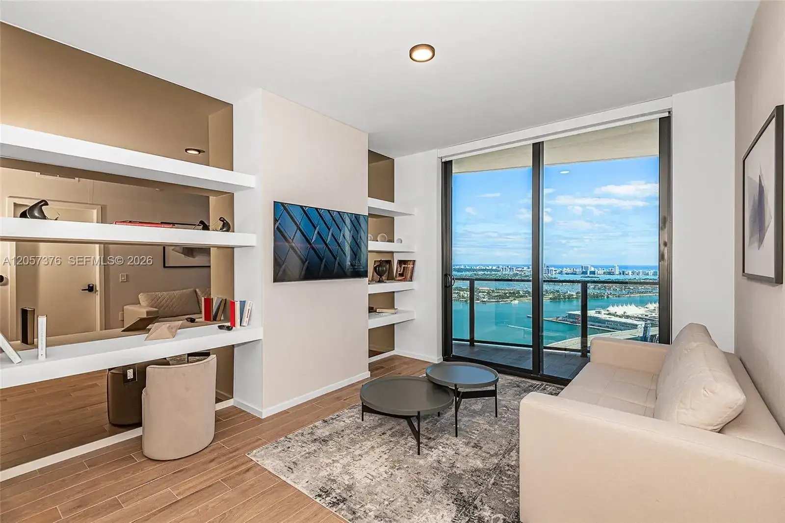 398 NE 5th St # 3711, Miami FL 33132 photo 4