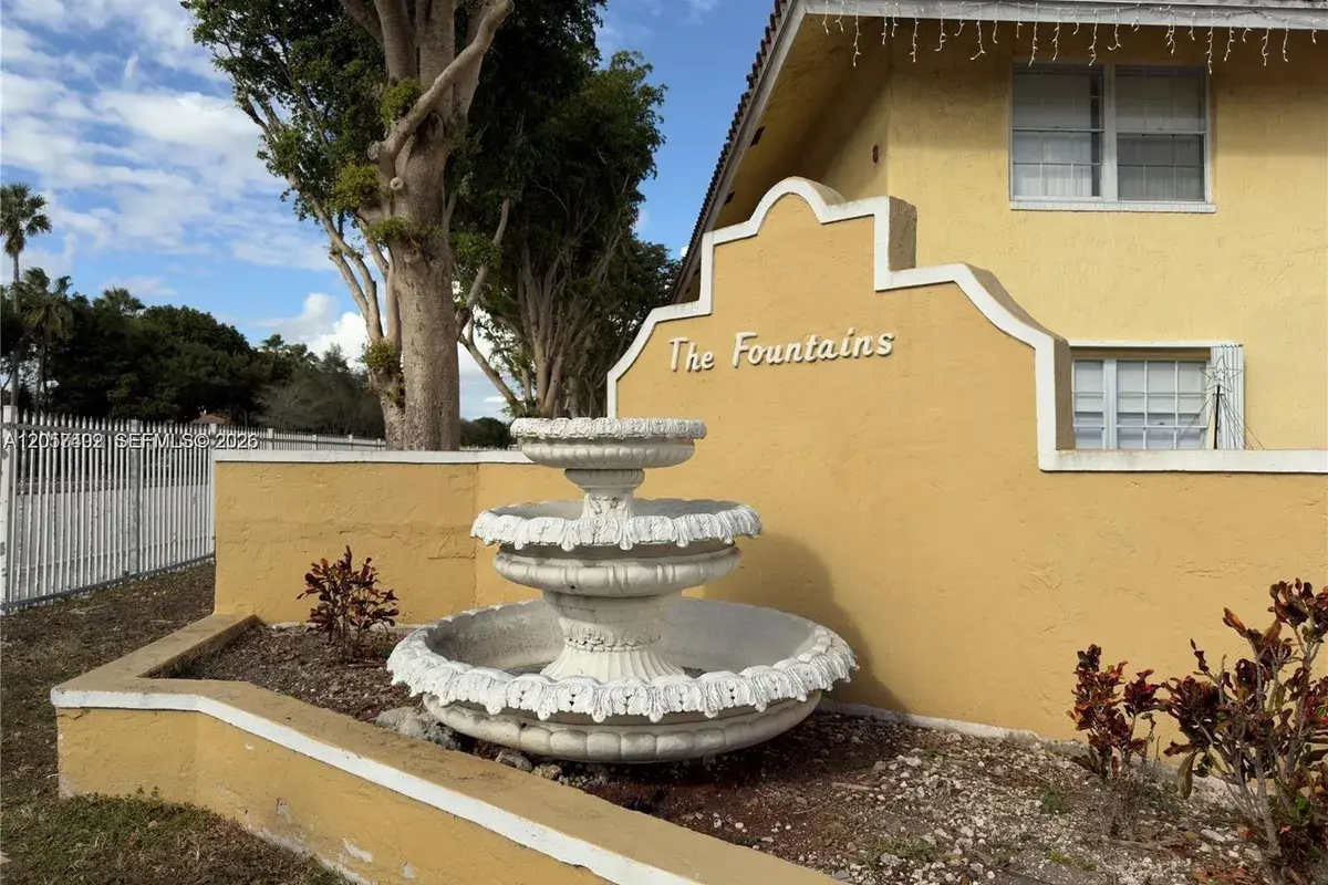 15635 SW 74 CIR # 5, Miami FL 33193