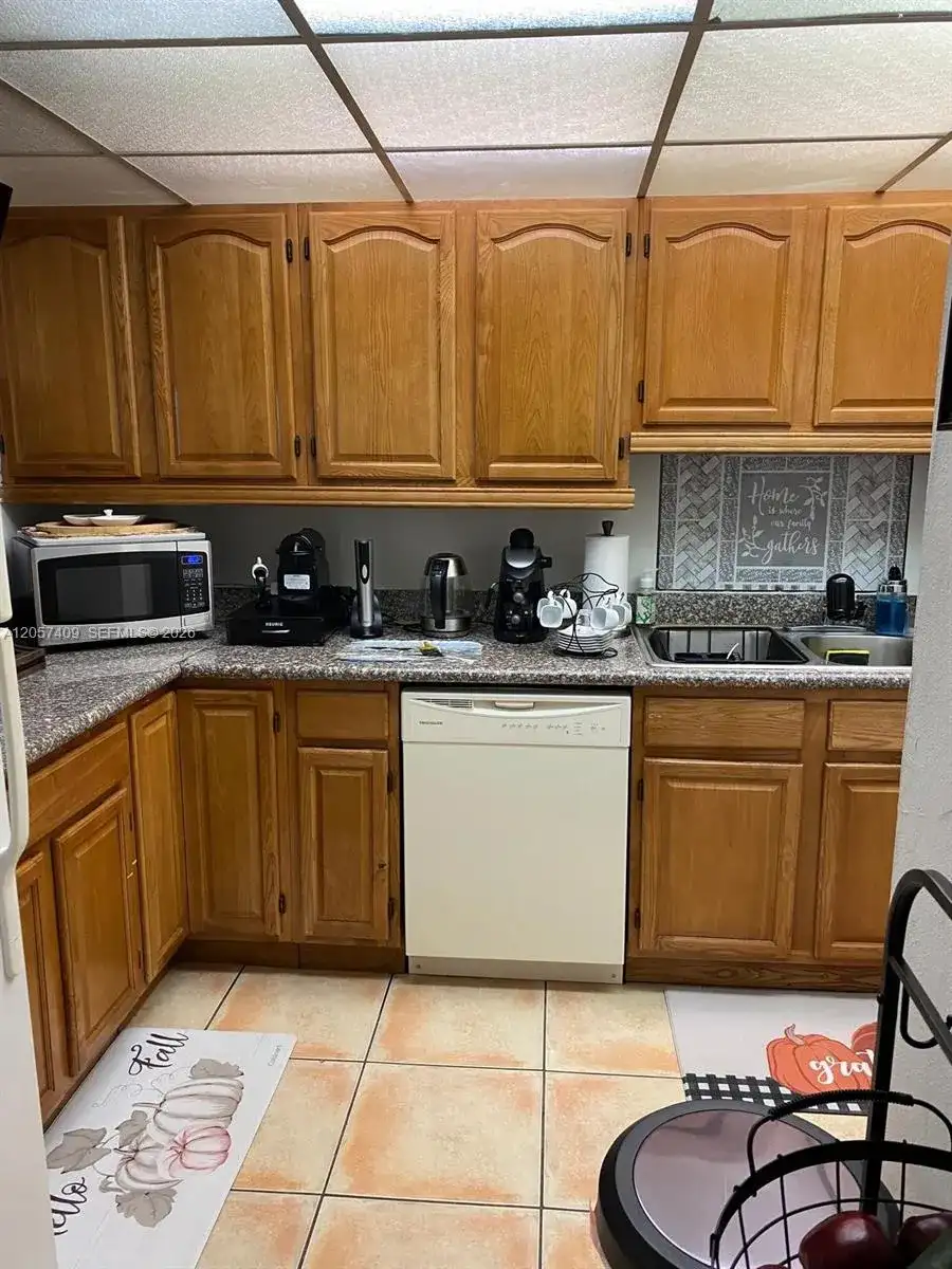 10000 NW 80th Ct # 2357, Hialeah Gardens FL 33016 photo 4