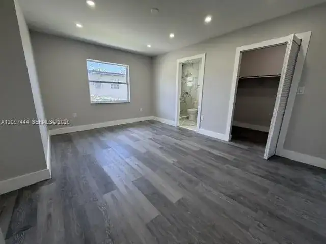 2288 W 4th Ct, Hialeah FL 33010 photo 4
