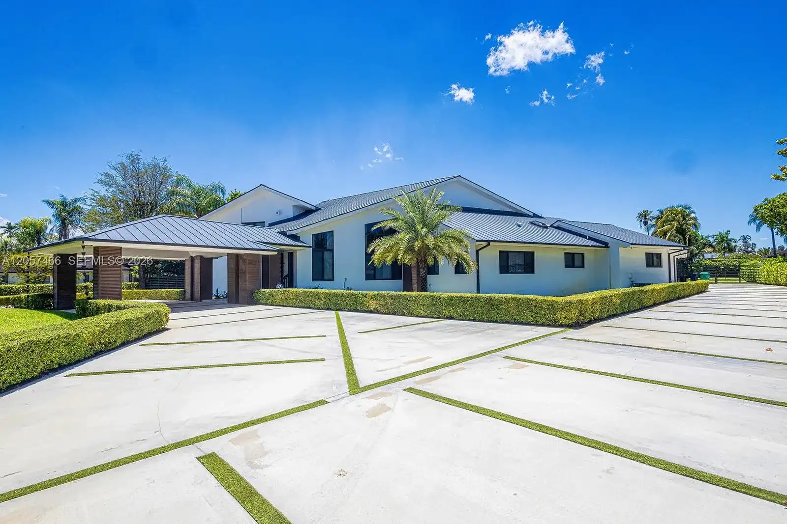 10506 SW 89 Place # 0, Miami FL 33176