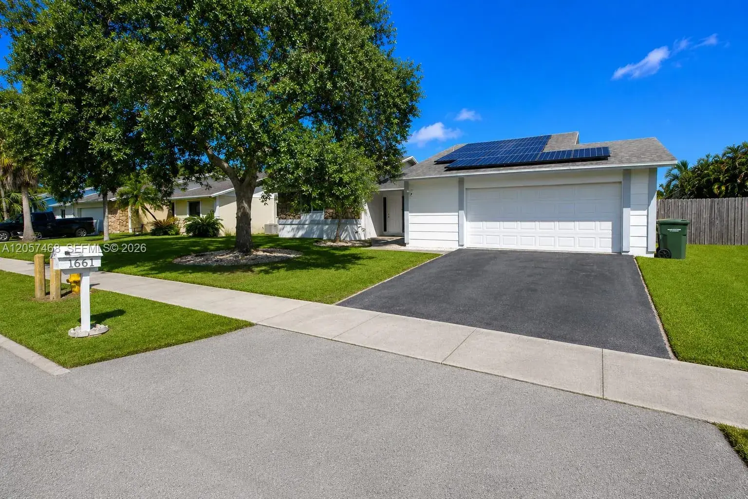 1661 N Goldeneye Ln, Homestead FL 33035