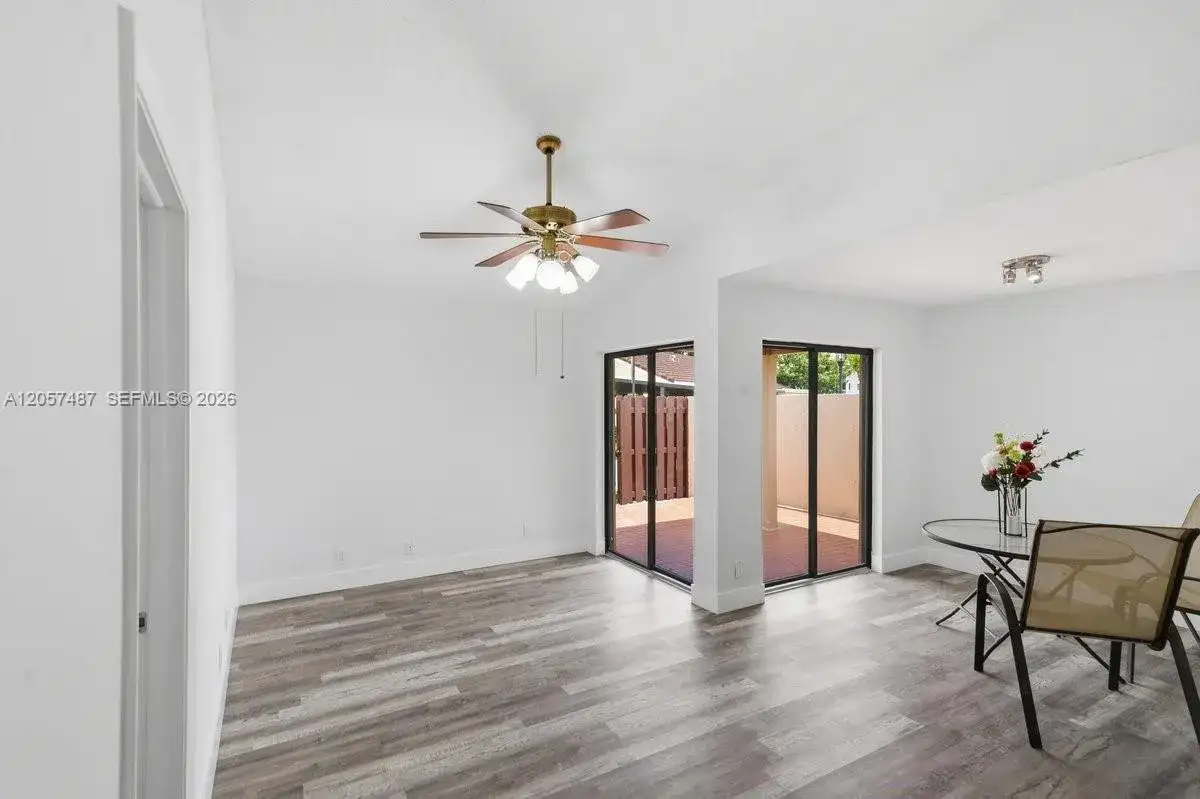 6473 NW 170th Ln, Hialeah FL 33015 photo 4