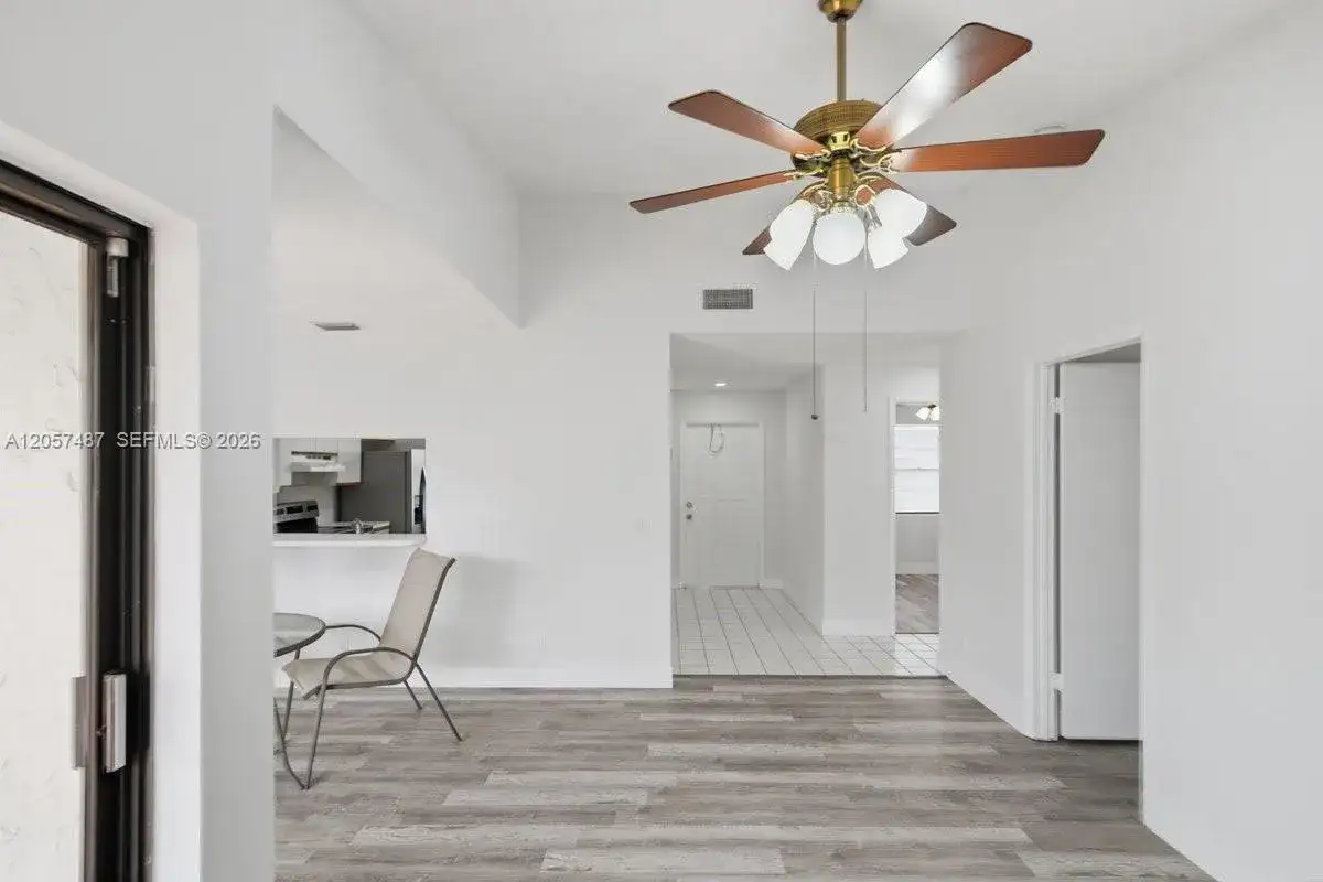 6473 NW 170th Ln, Hialeah FL 33015 photo 5