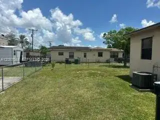 1635 NW 1st Ave, Florida City FL 33034 photo 2