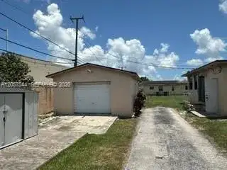 1635 NW 1st Ave, Florida City FL 33034 photo 3