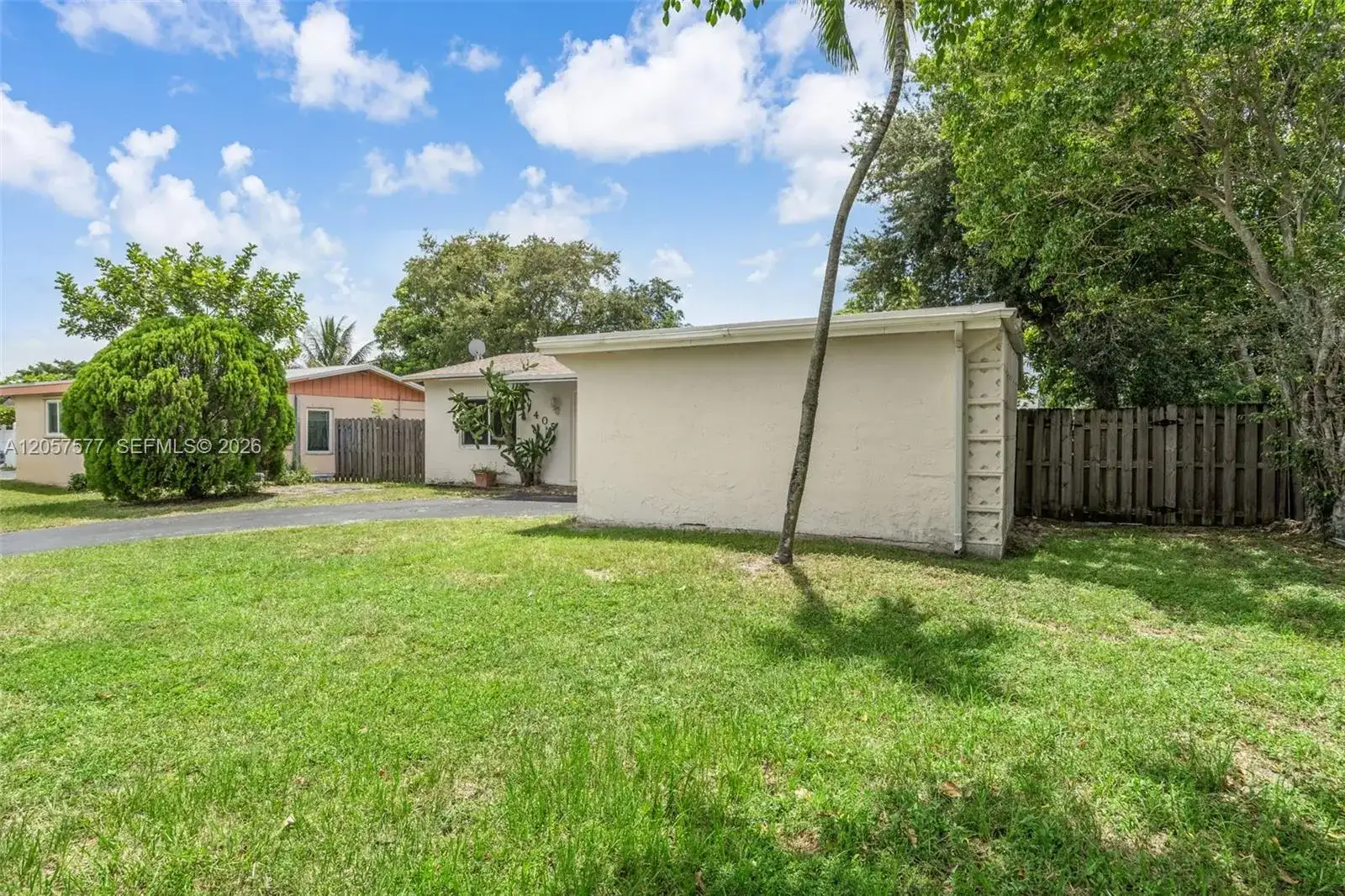 405 SW 77th Ave, North Lauderdale FL 33068 photo 4