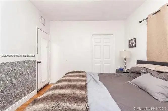 1025 NE 17th Way, Fort Lauderdale FL 33304 photo 5