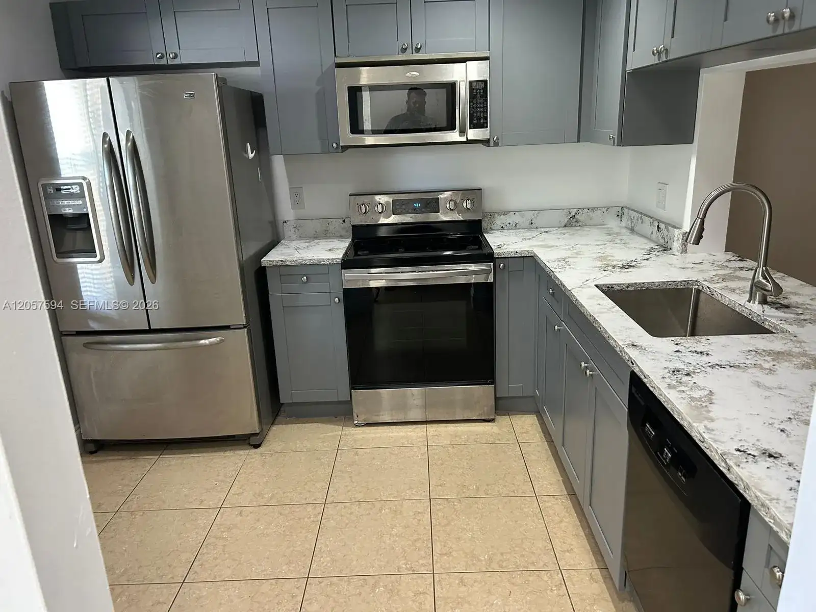 10537 NW 8th St, Pembroke Pines FL 33026 photo 3