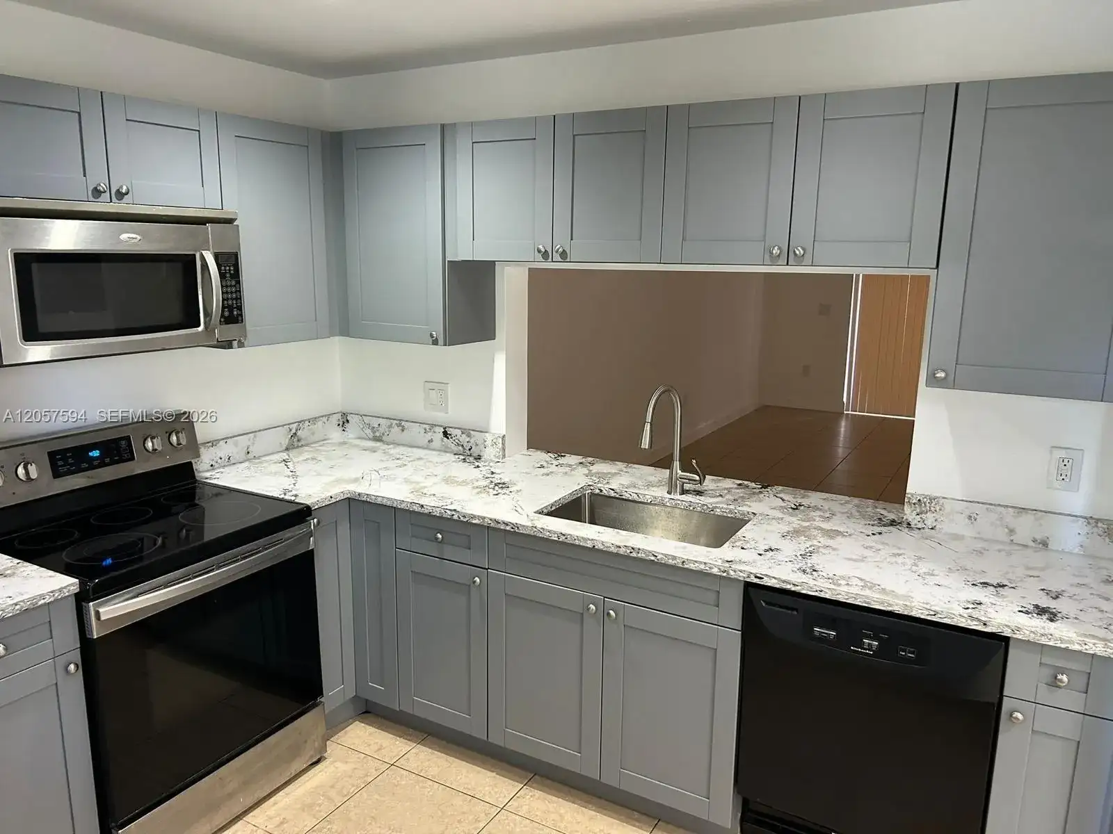 10537 NW 8th St, Pembroke Pines FL 33026 photo 5