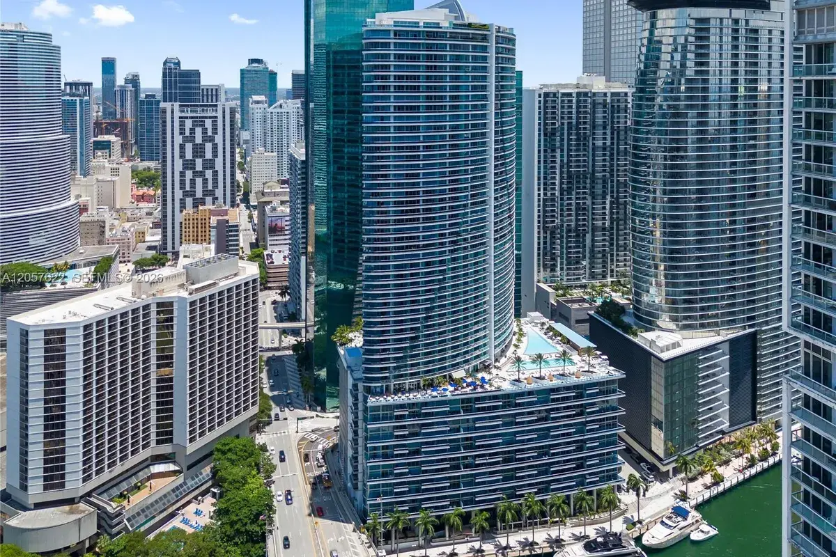 200 Biscayne Boulevard Way # 4004, Miami FL 33131