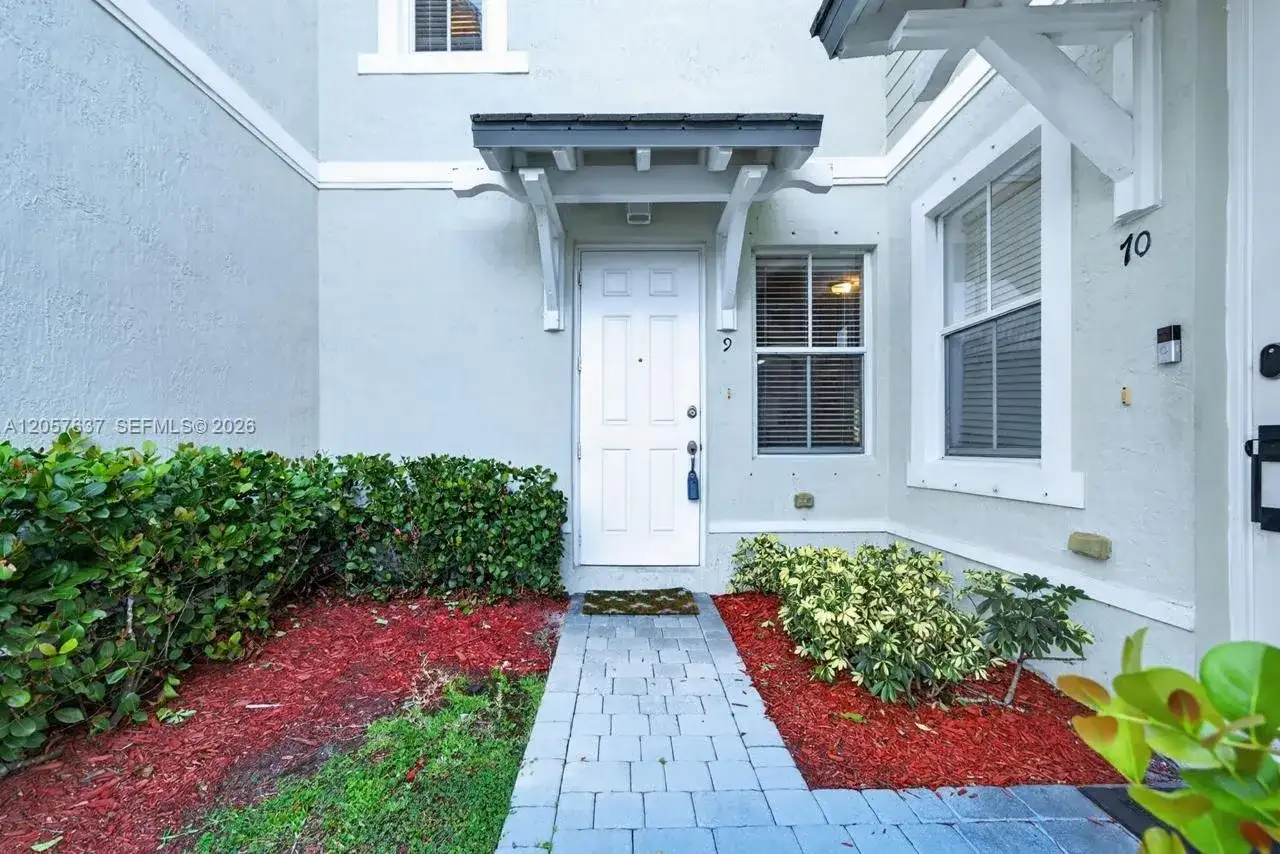152 SE 29th Ave # 9, Homestead FL 33033 photo 2